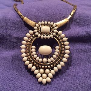 Stella & Dot White/Gold Havana Pendant Necklace